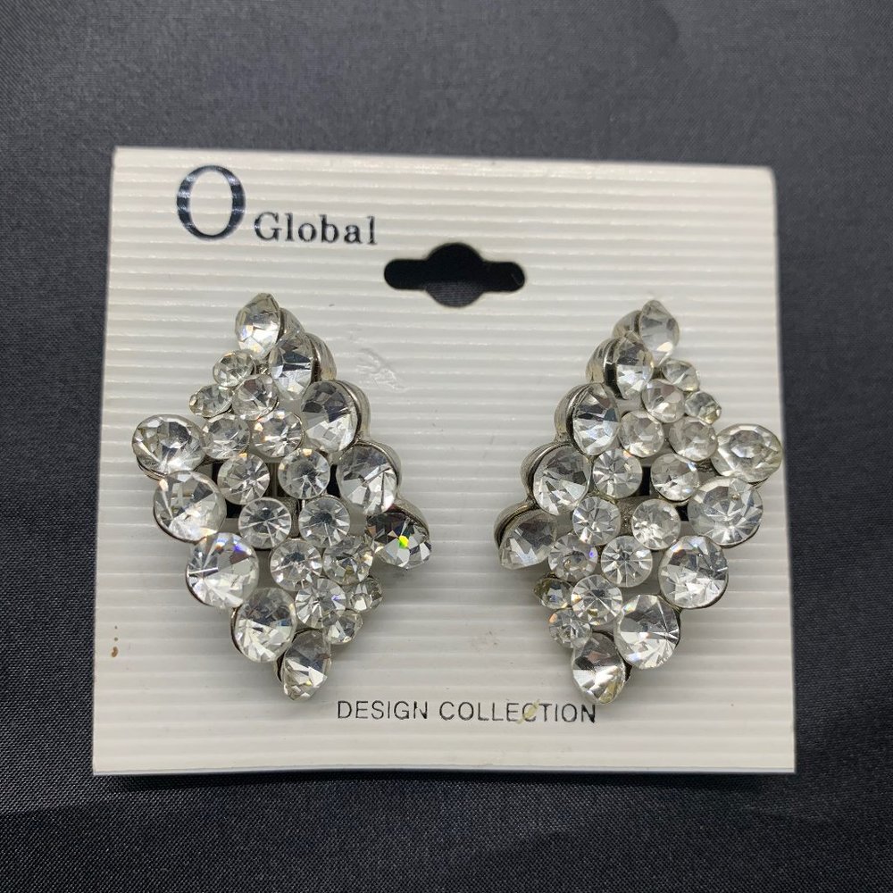 O Global Crystal Encrusted Clips